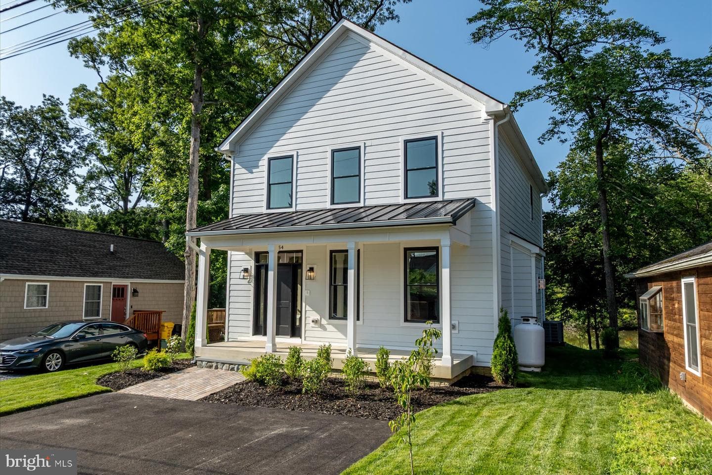 2054 Shore Drive photo 2