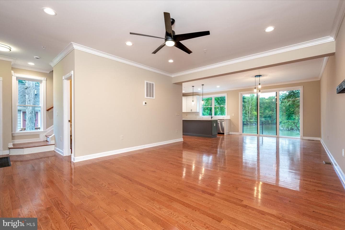 2054 Shore Drive photo 5