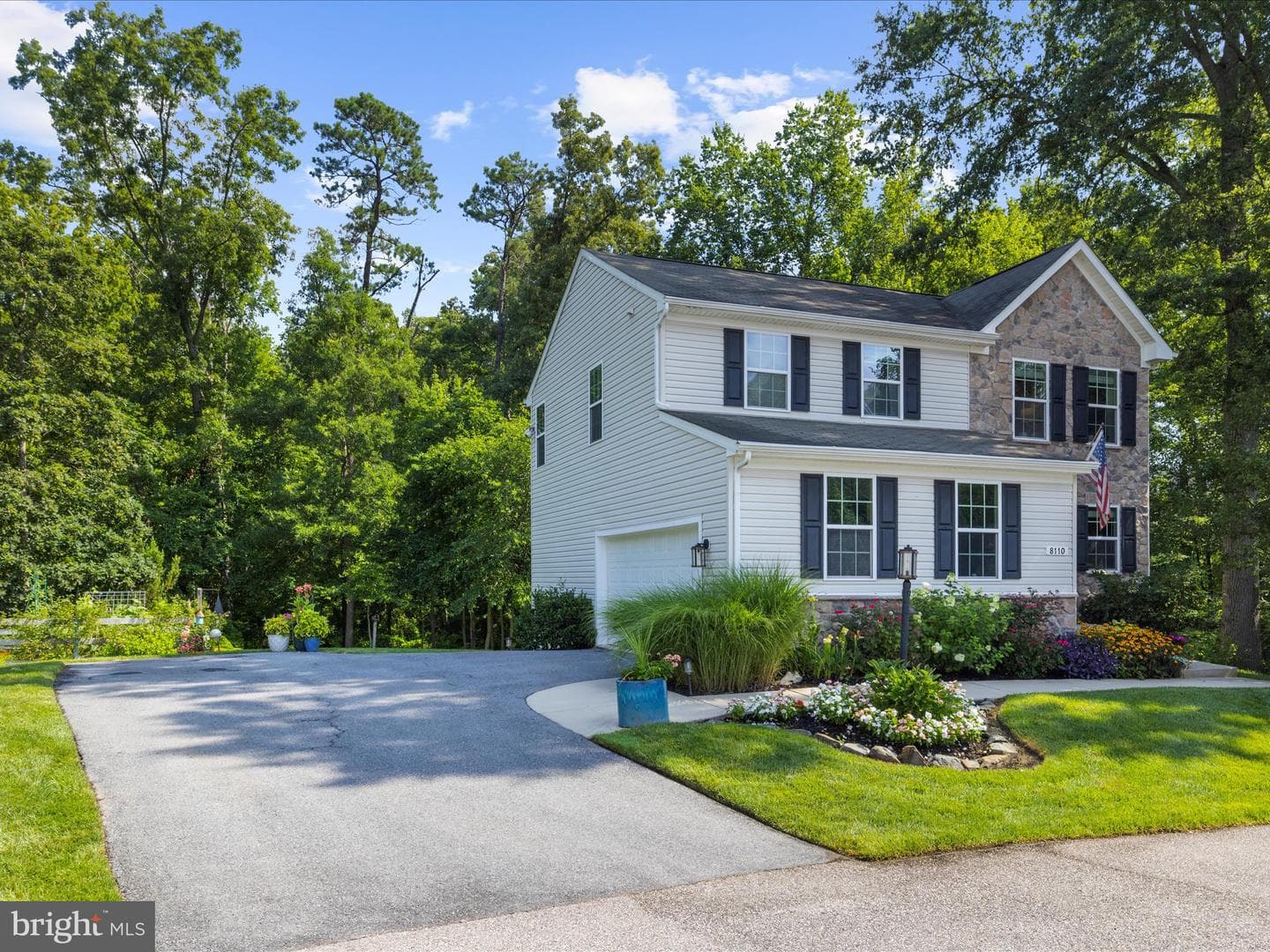 8110 Laurnick Drive photo 2