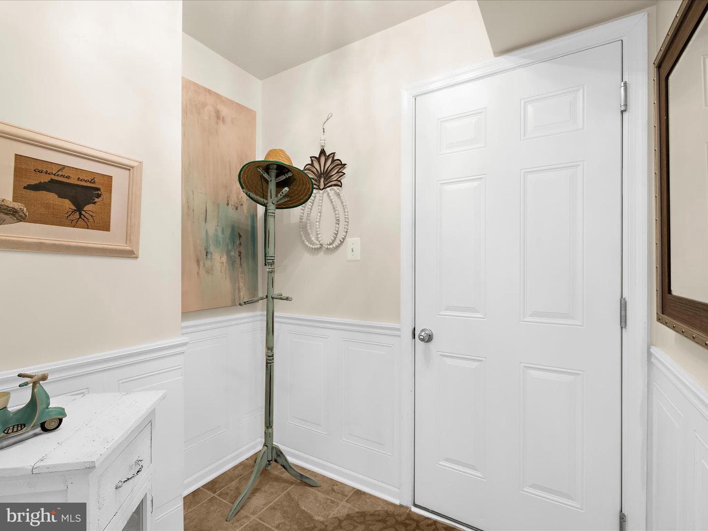 8110 Laurnick Drive photo 5