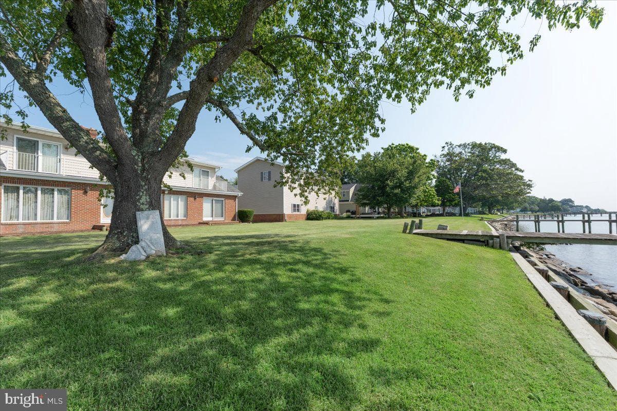 6047 Melbourne Avenue photo 10