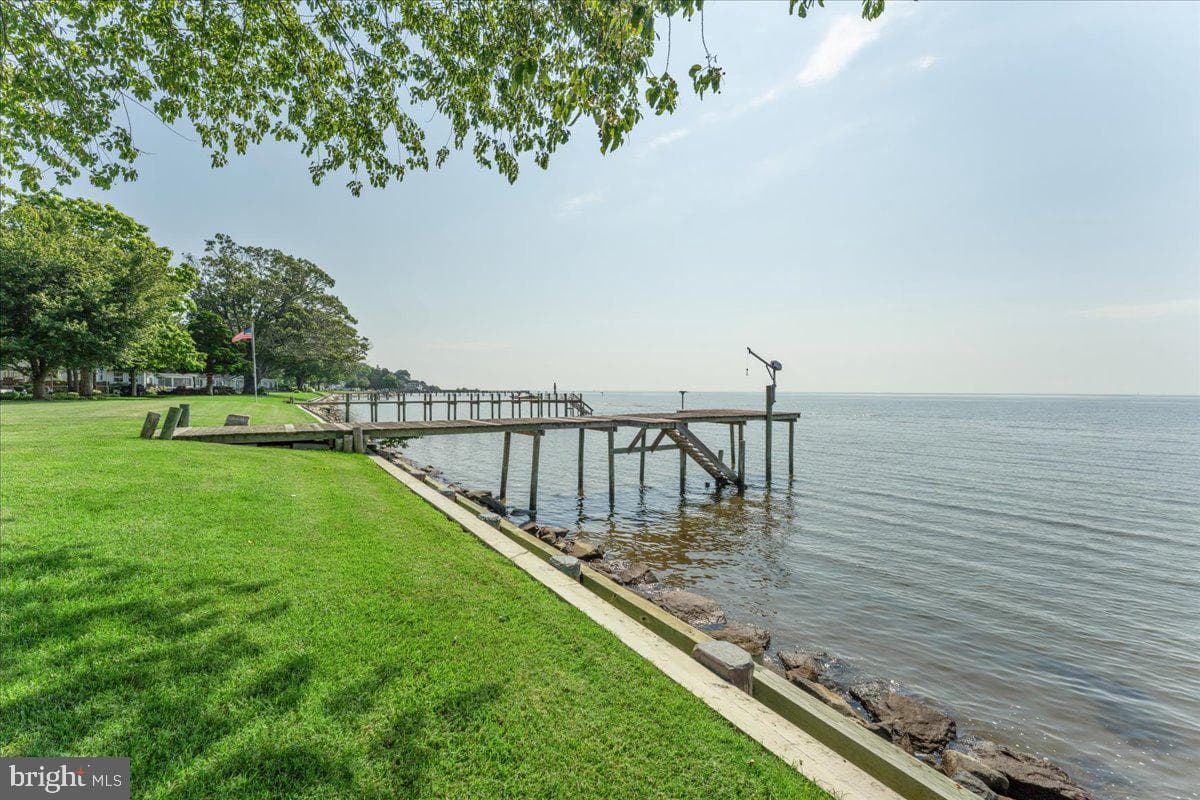 6047 Melbourne Avenue photo 11