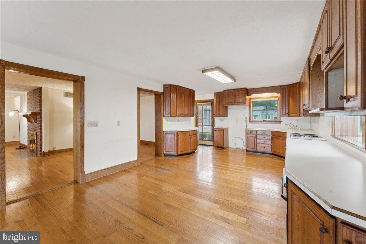 6047 Melbourne Avenue photo 18