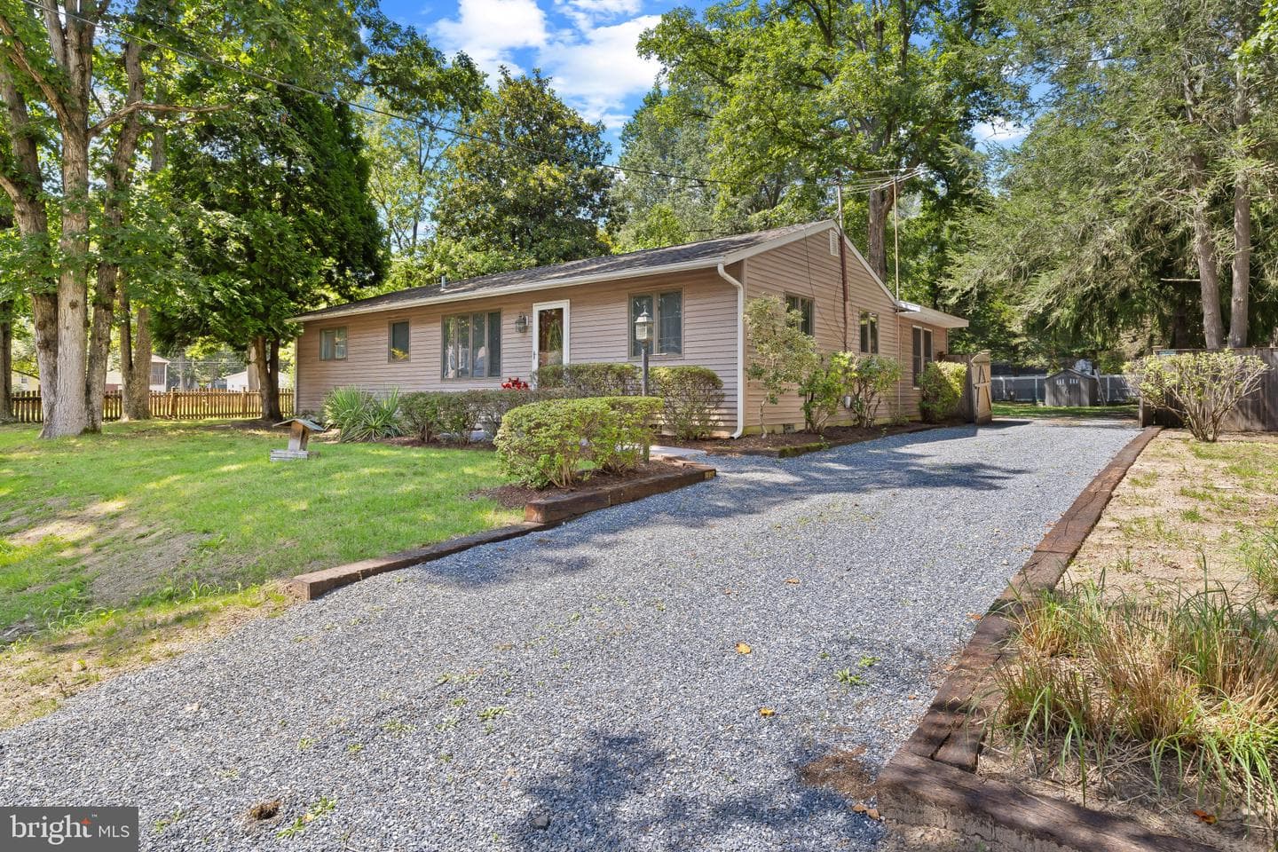 1502 Manor View Road photo 2