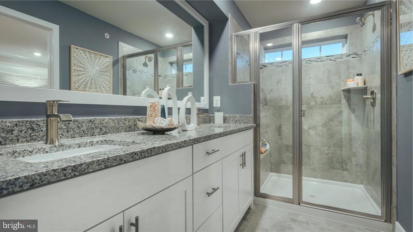 6833 Winterhill Ln photo 11
