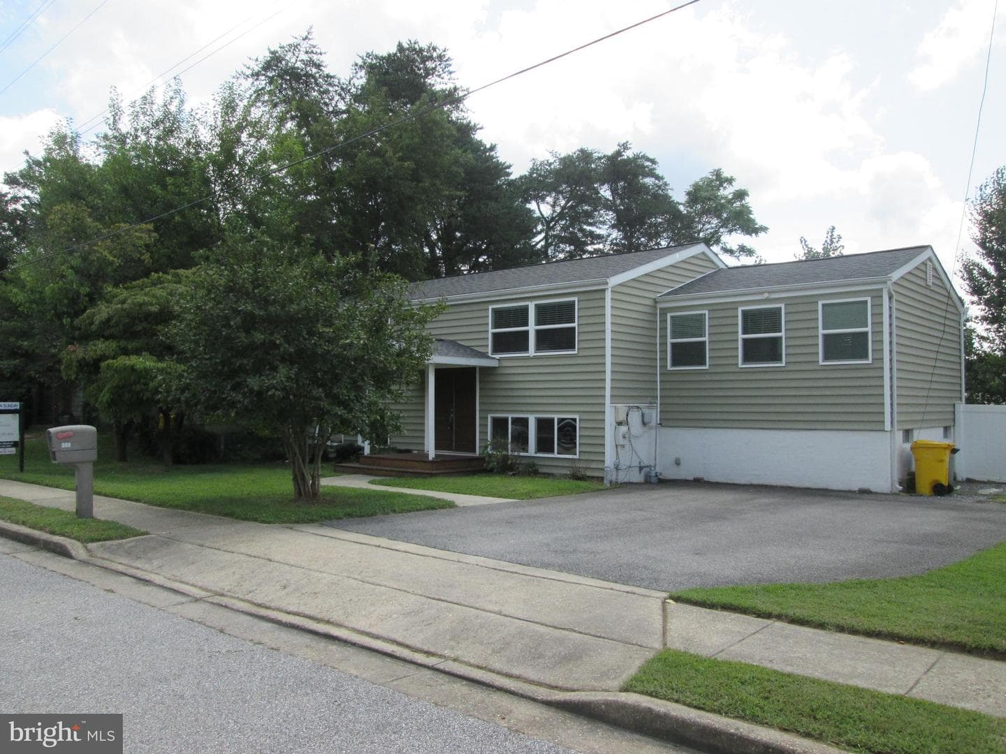 283 Riverdale Road photo 2