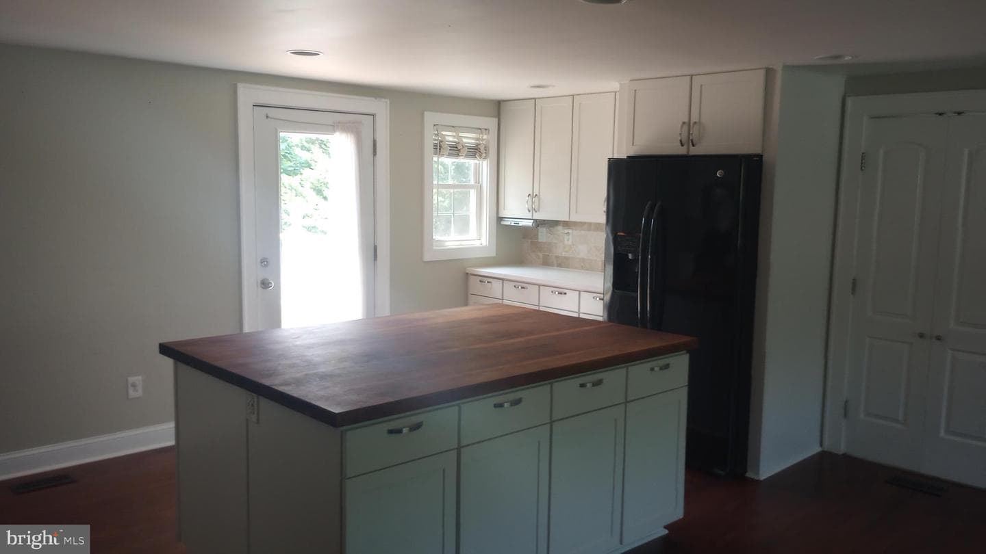 283 Riverdale Road photo 6