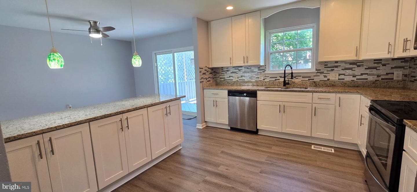 634 Riden Street photo 7