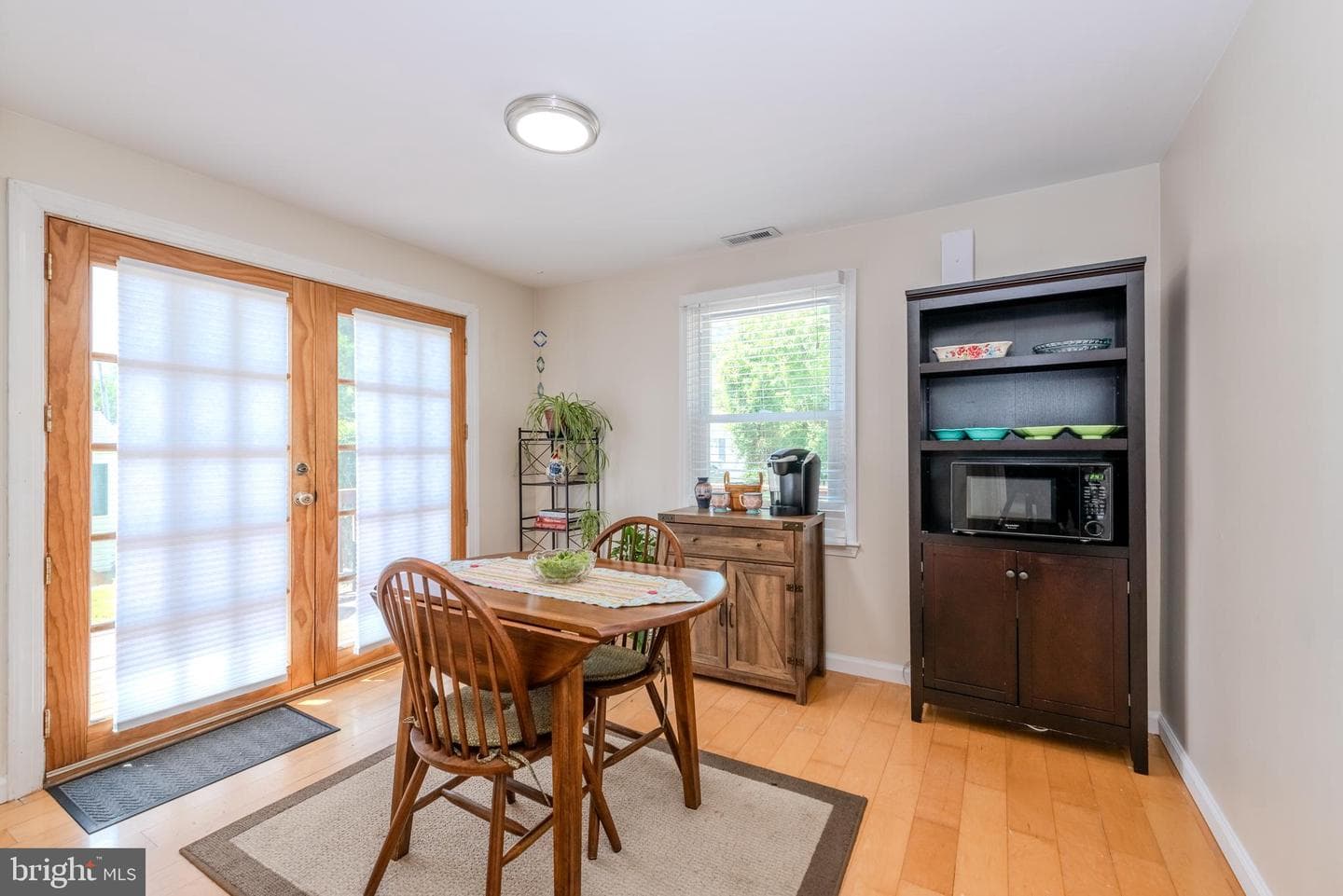 1179 Maple Avenue photo 4