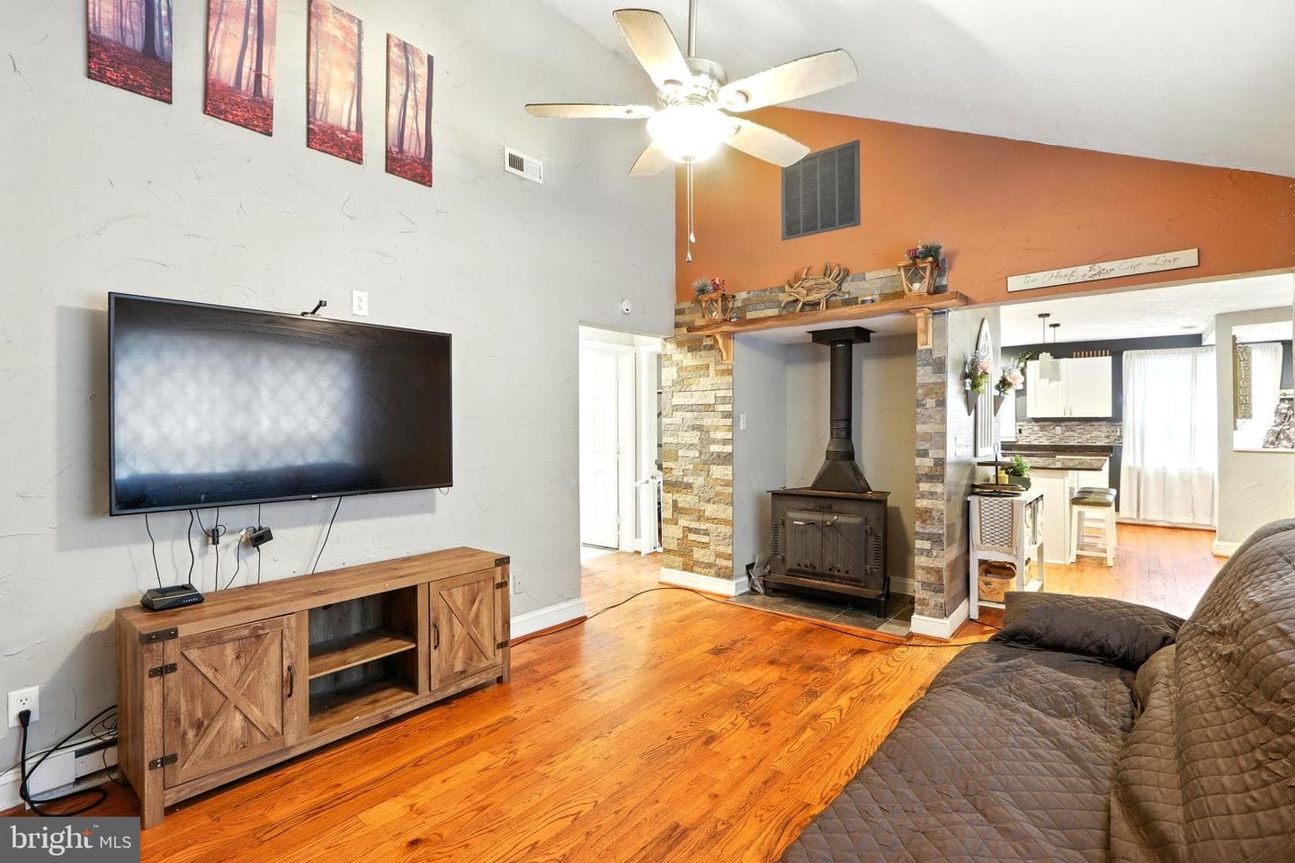 8402 Lynn Circle photo 5