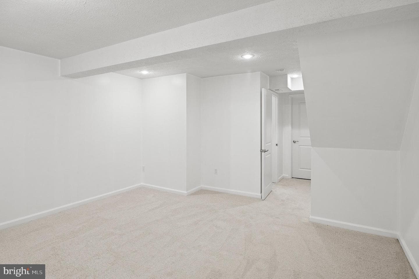 8059 Wolsey Court photo 17