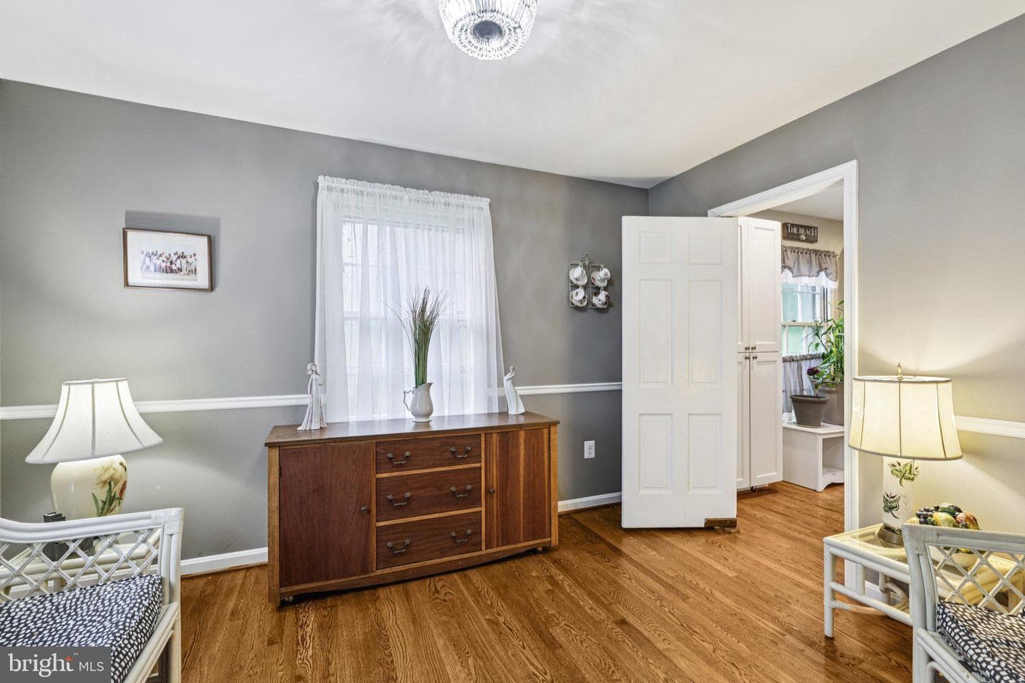 1602 Farnborn Street photo 12