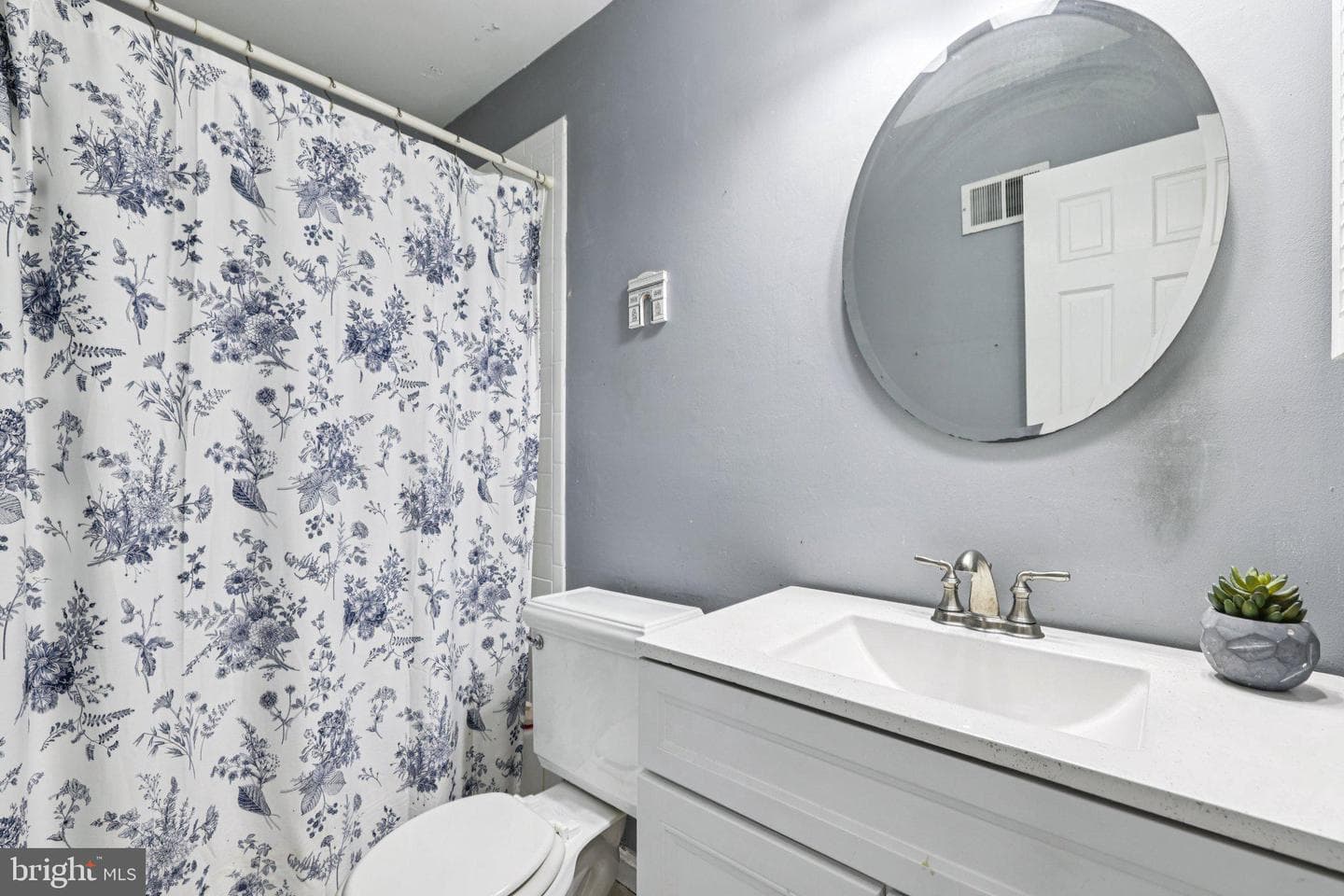 1602 Farnborn Street photo 15