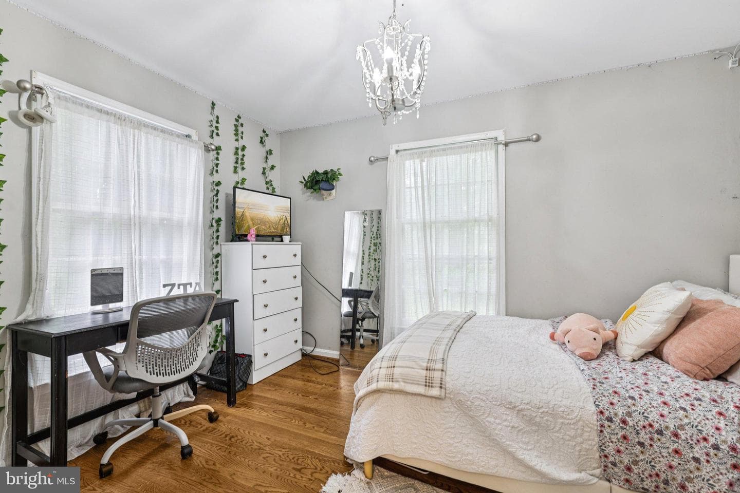 1602 Farnborn Street photo 17