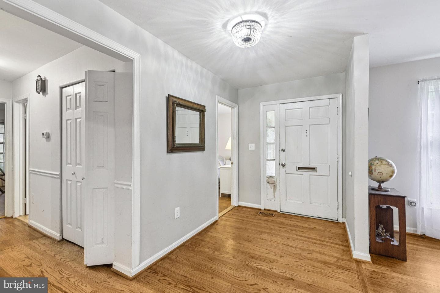 1602 Farnborn Street photo 3