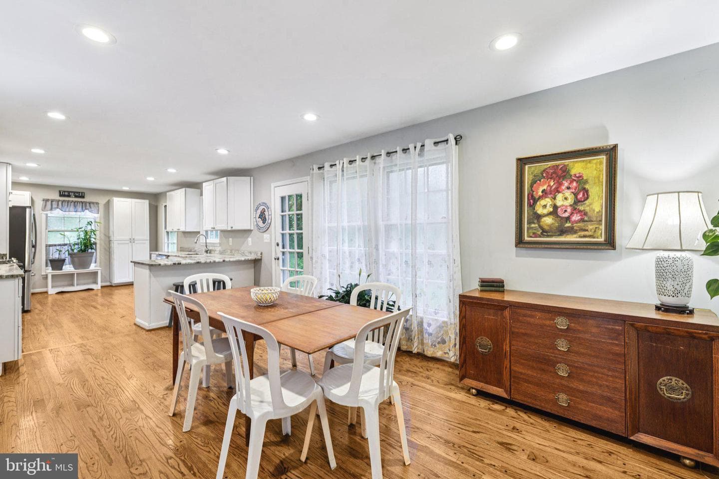 1602 Farnborn Street photo 7
