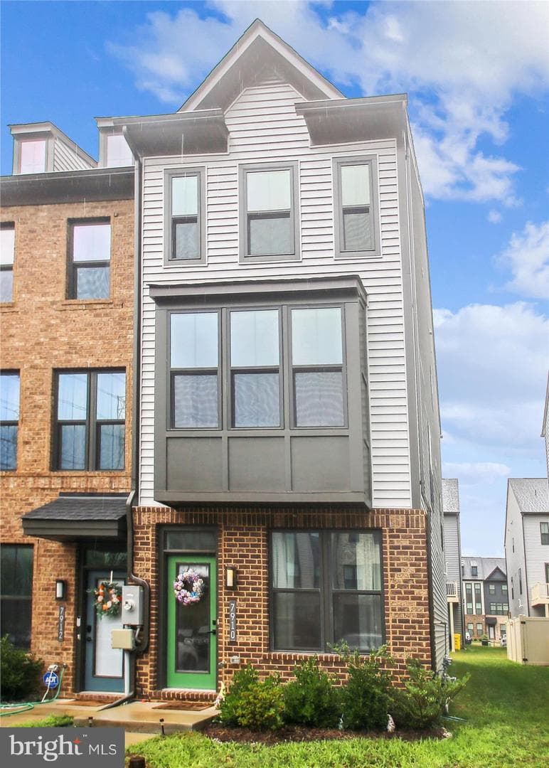 7910 Chatuga Way photo 2