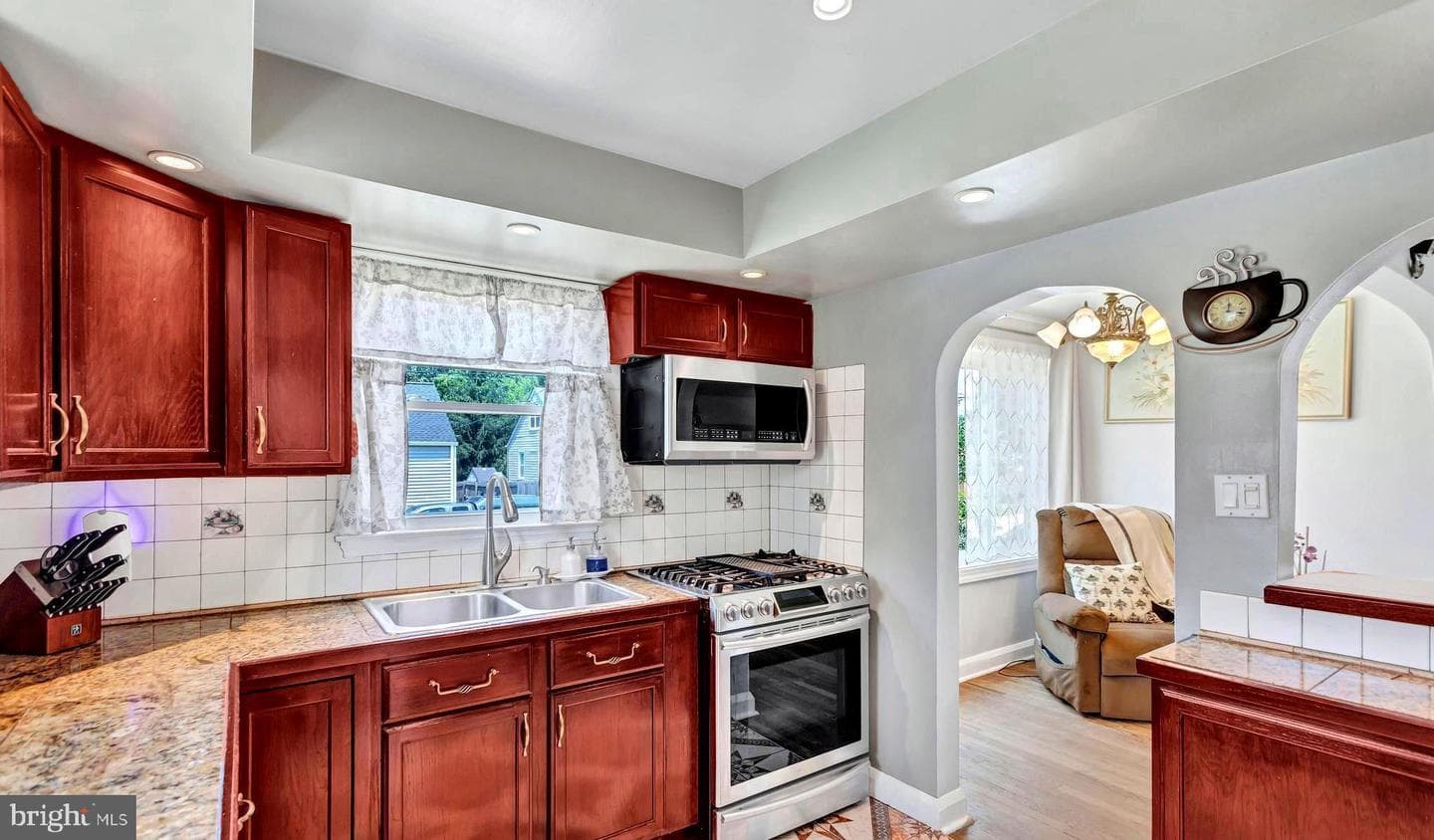 605 Newfield Road photo 5