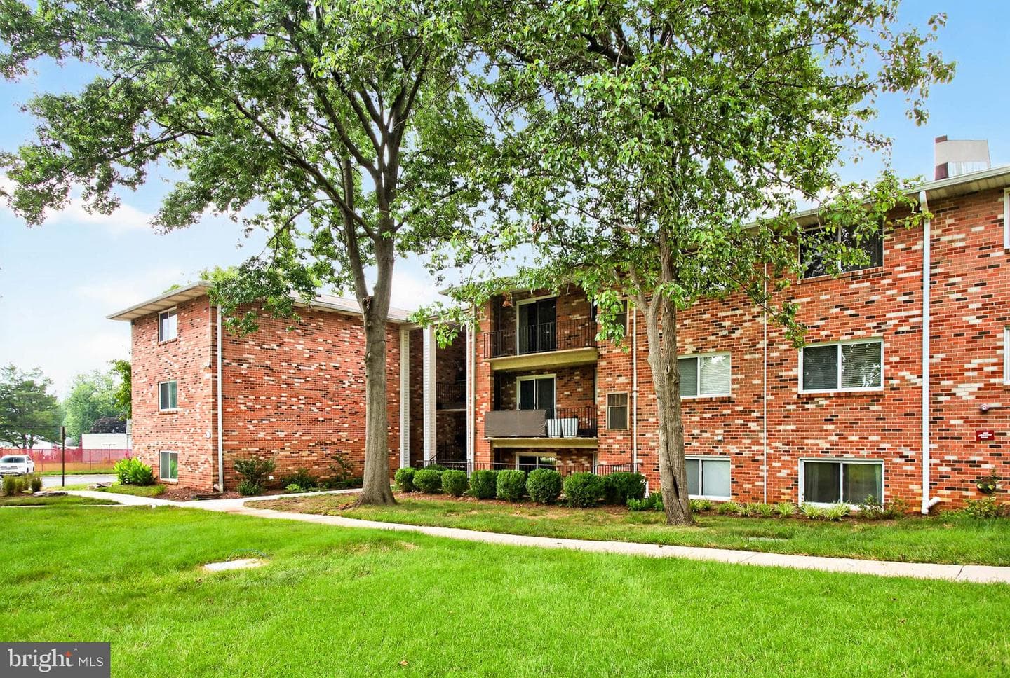 203 Victor Parkway #203a