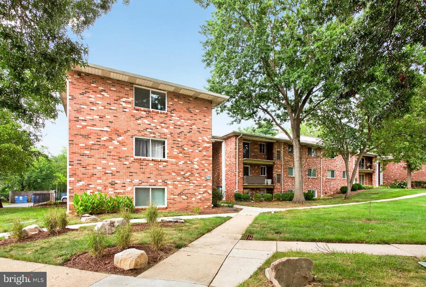 203 Victor Parkway #203a photo 3