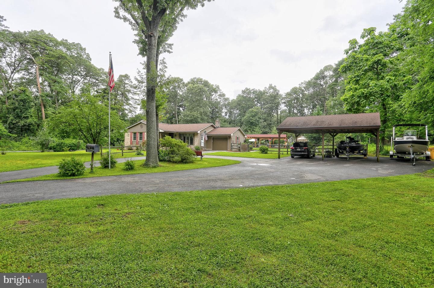 210 Pinewood Drive photo 1