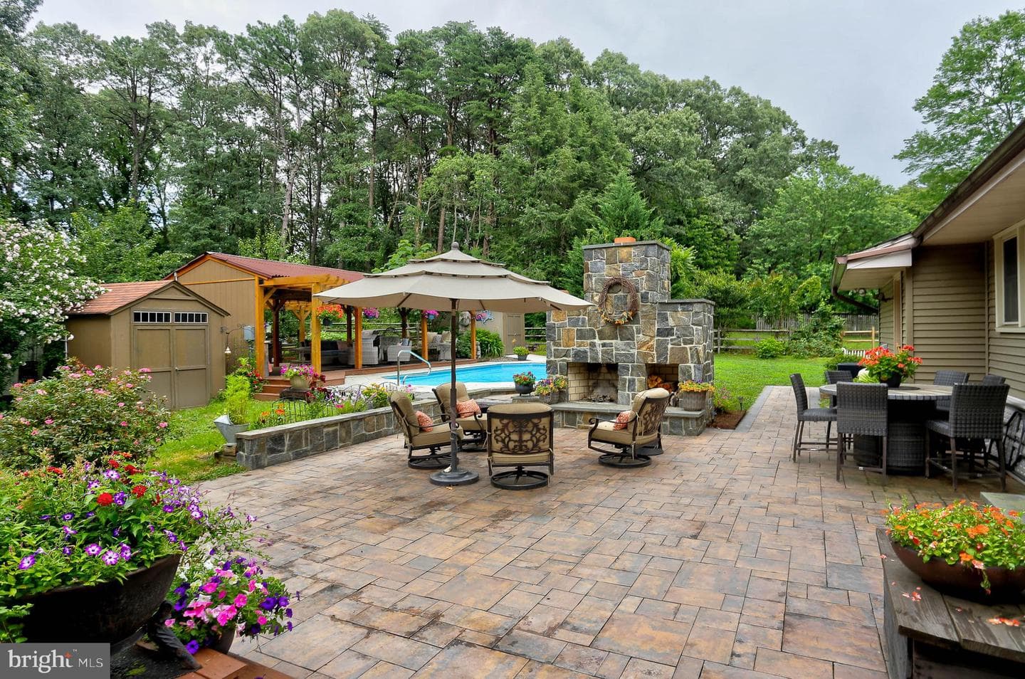210 Pinewood Drive photo 15