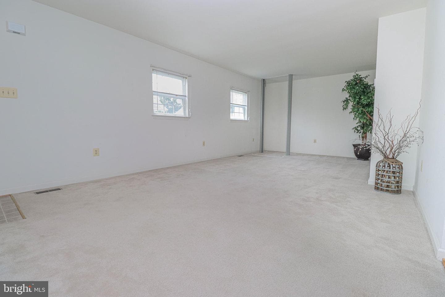 114 Clarence Avenue photo 11