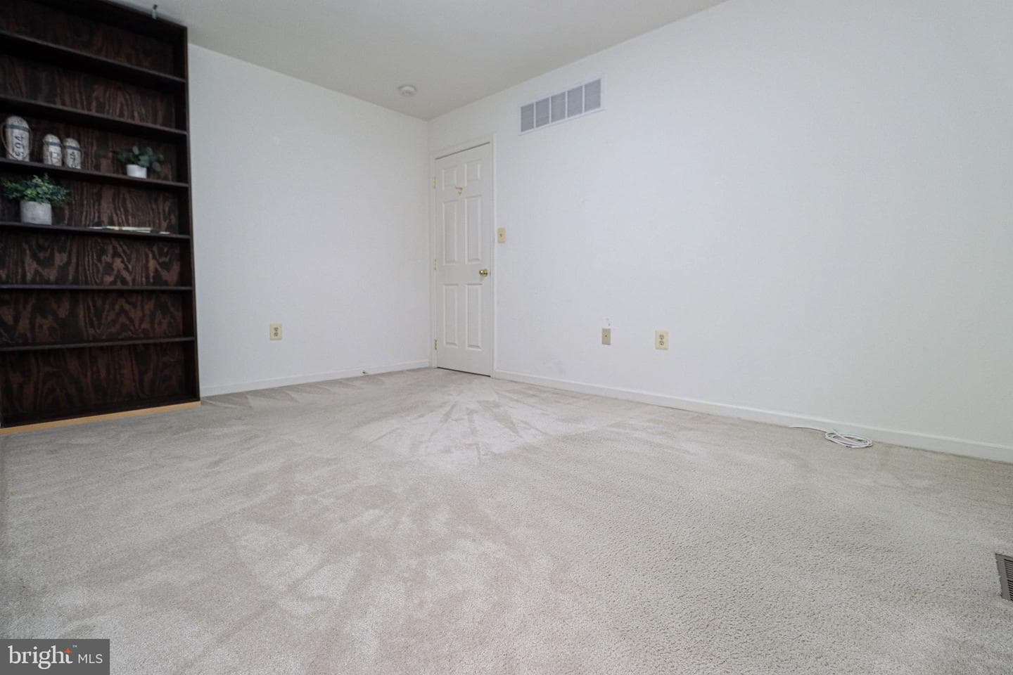 114 Clarence Avenue photo 16