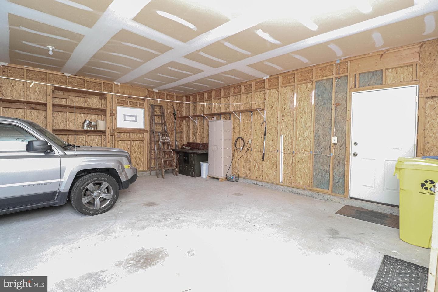 114 Clarence Avenue photo 29