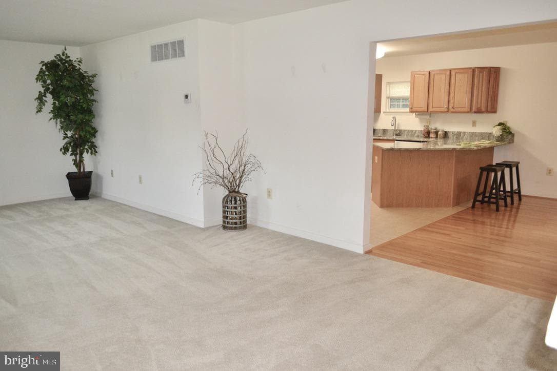 114 Clarence Avenue photo 9