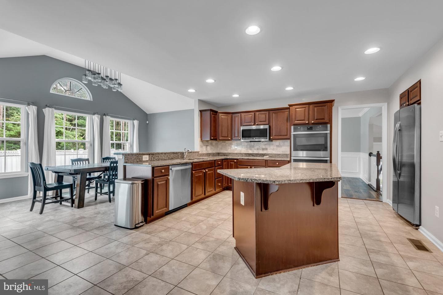 52 Richard Avenue photo 10
