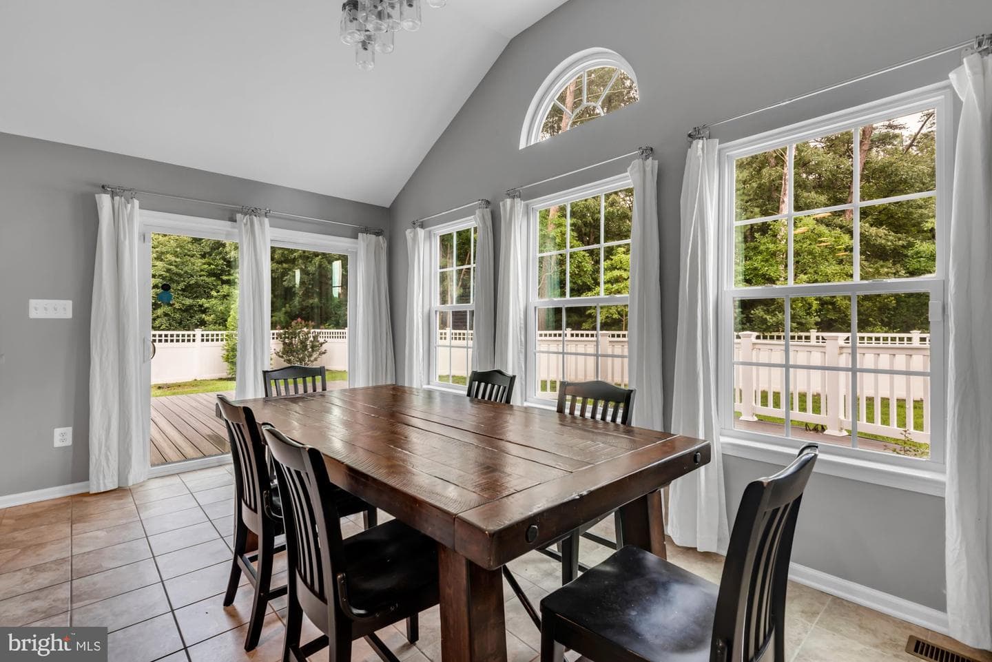 52 Richard Avenue photo 16