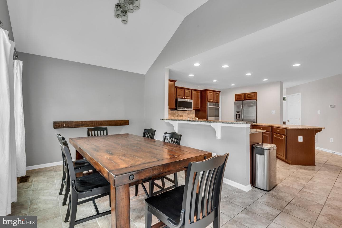 52 Richard Avenue photo 17