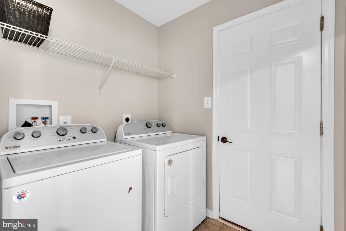 52 Richard Avenue photo 25