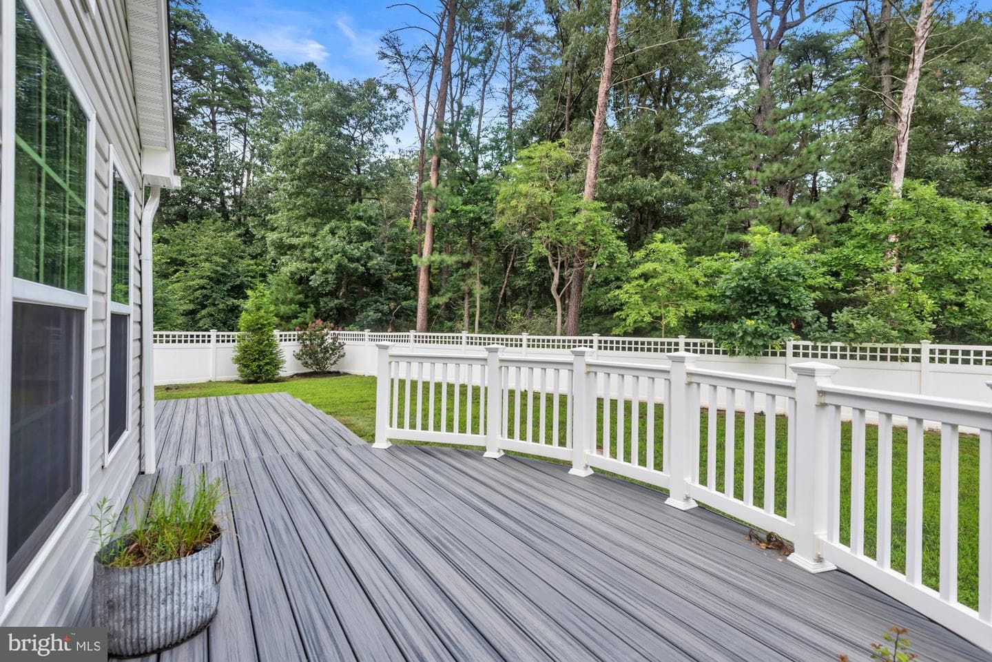 52 Richard Avenue photo 26