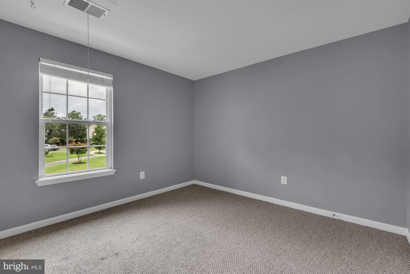 52 Richard Avenue photo 36