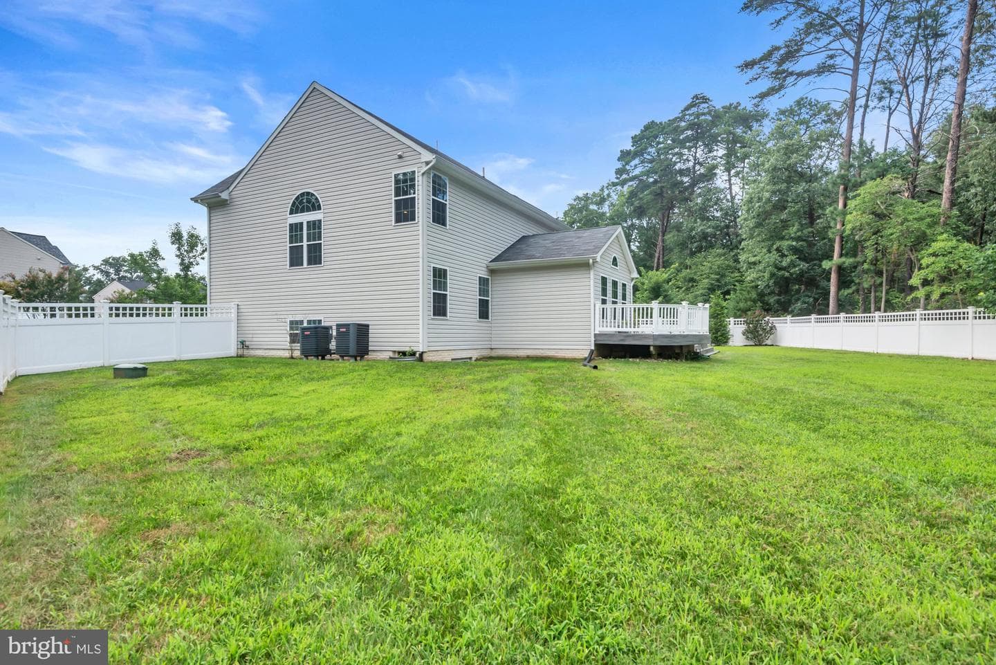 52 Richard Avenue photo 53
