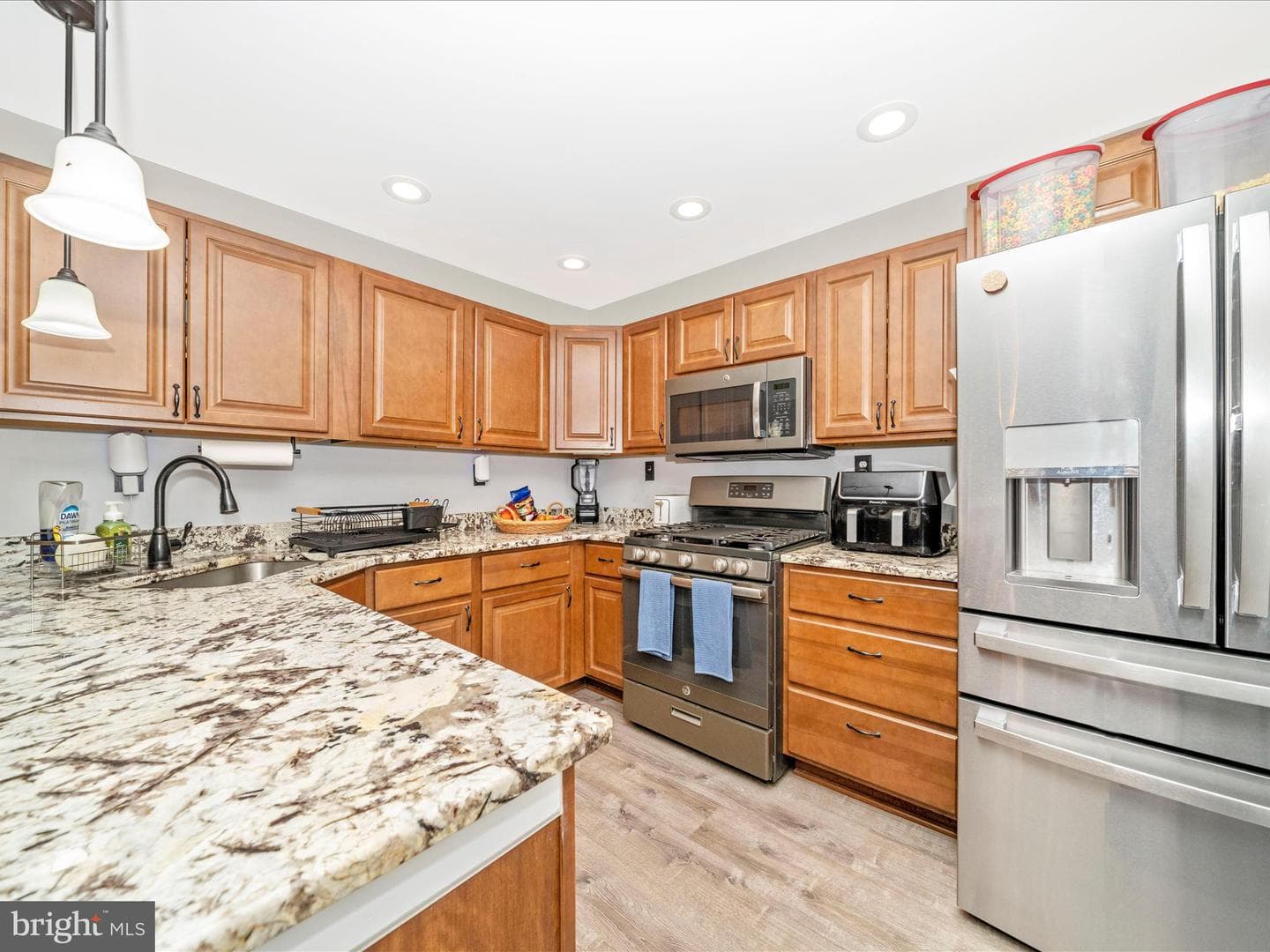 410 Melrose Avenue photo 16