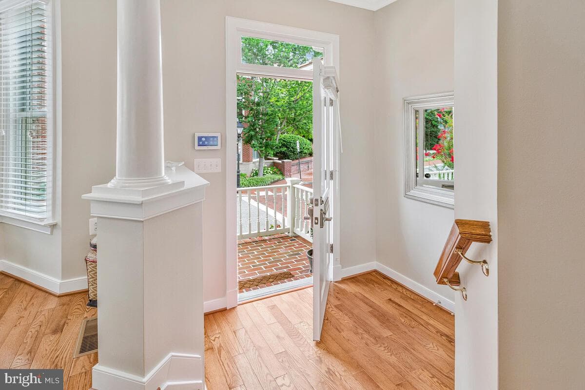 57 Richards Lane photo 3