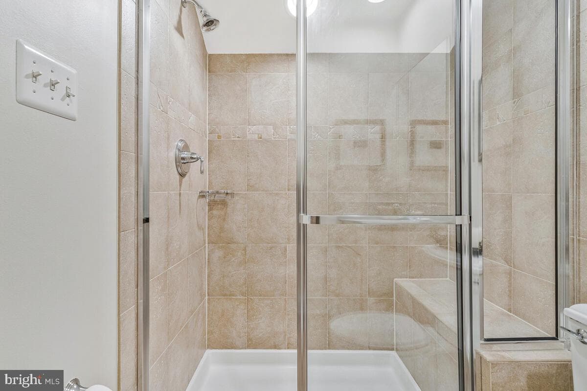 57 Richards Lane photo 33