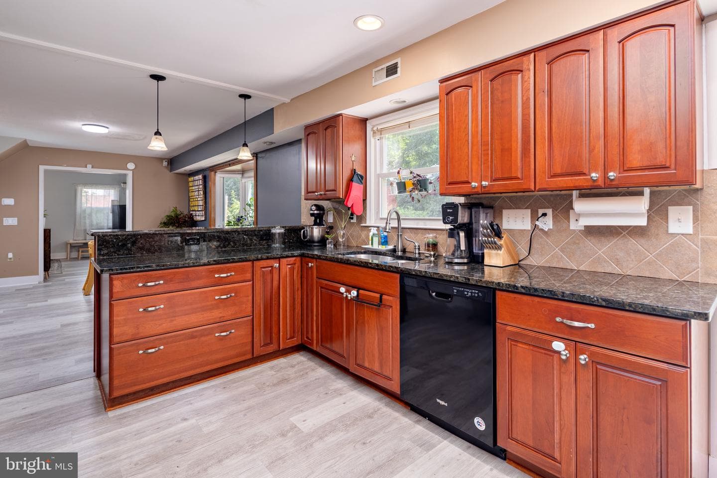 1794 Rochester Street photo 14