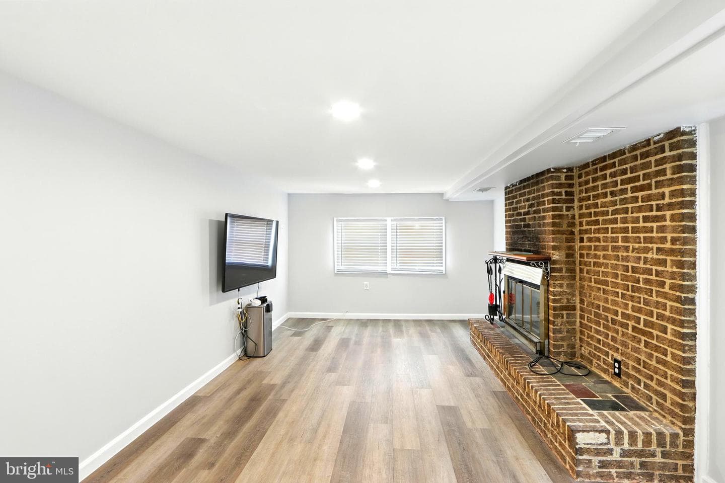 321 Gloucester Drive photo 16