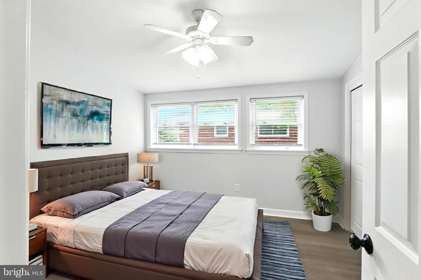 321 Gloucester Drive photo 22
