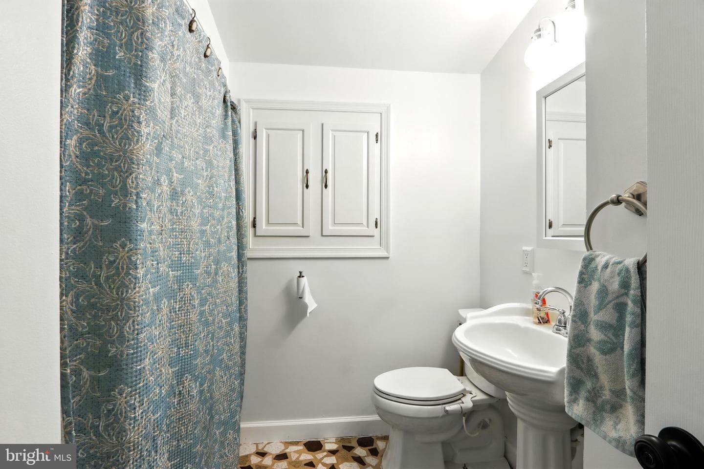 321 Gloucester Drive photo 27