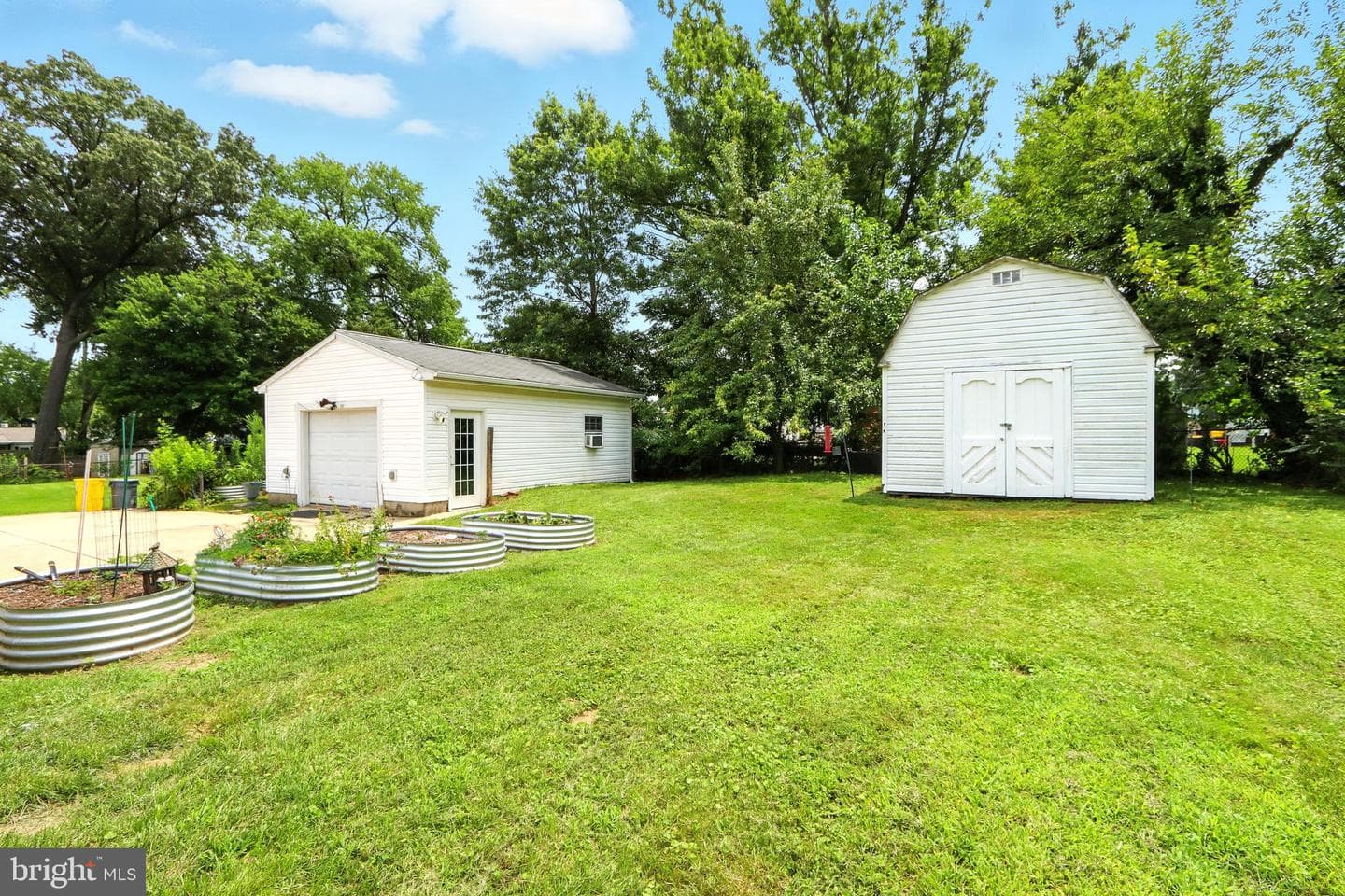 321 Gloucester Drive photo 31