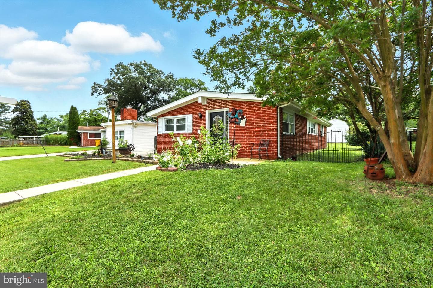 321 Gloucester Drive photo 33