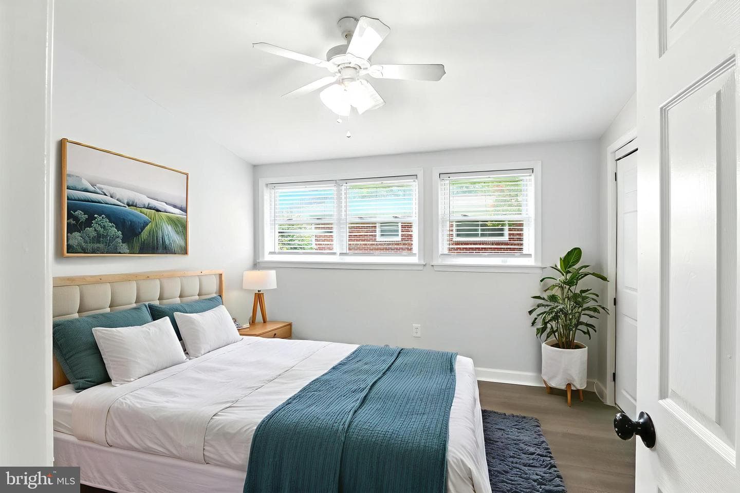 321 Gloucester Drive photo 5