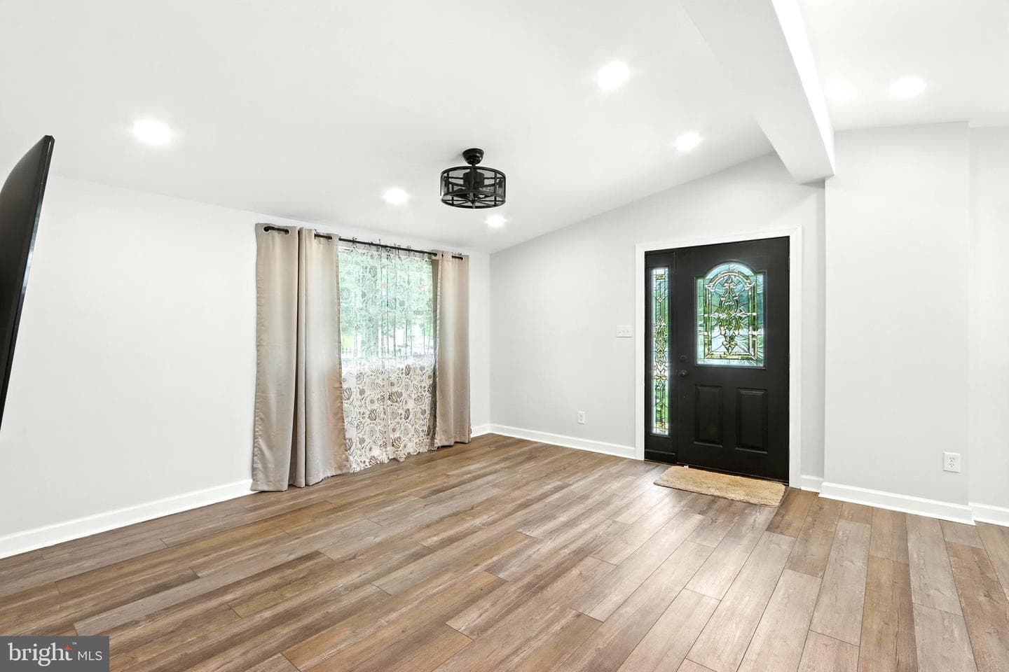 321 Gloucester Drive photo 7
