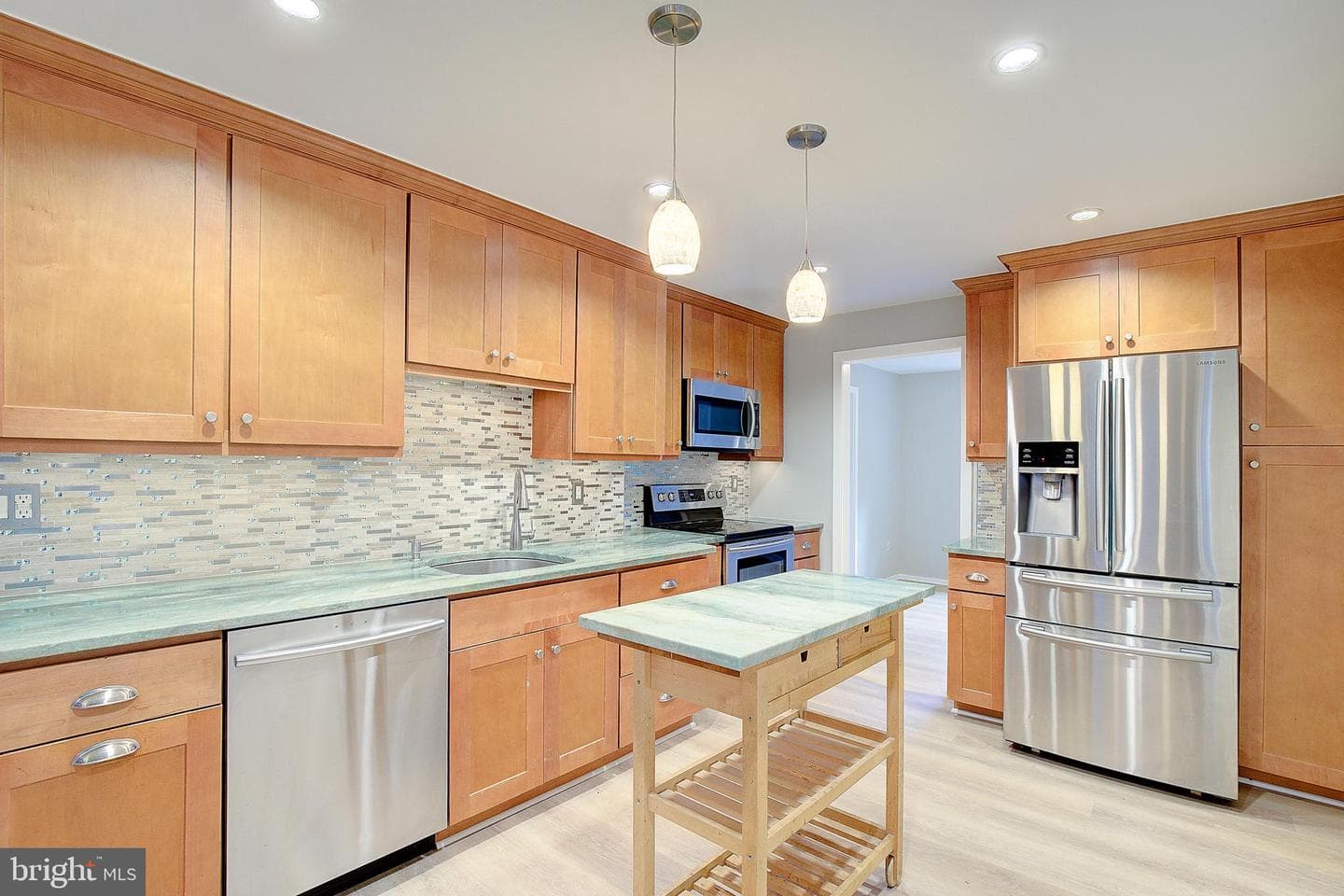 349 Arbutus Drive photo 17