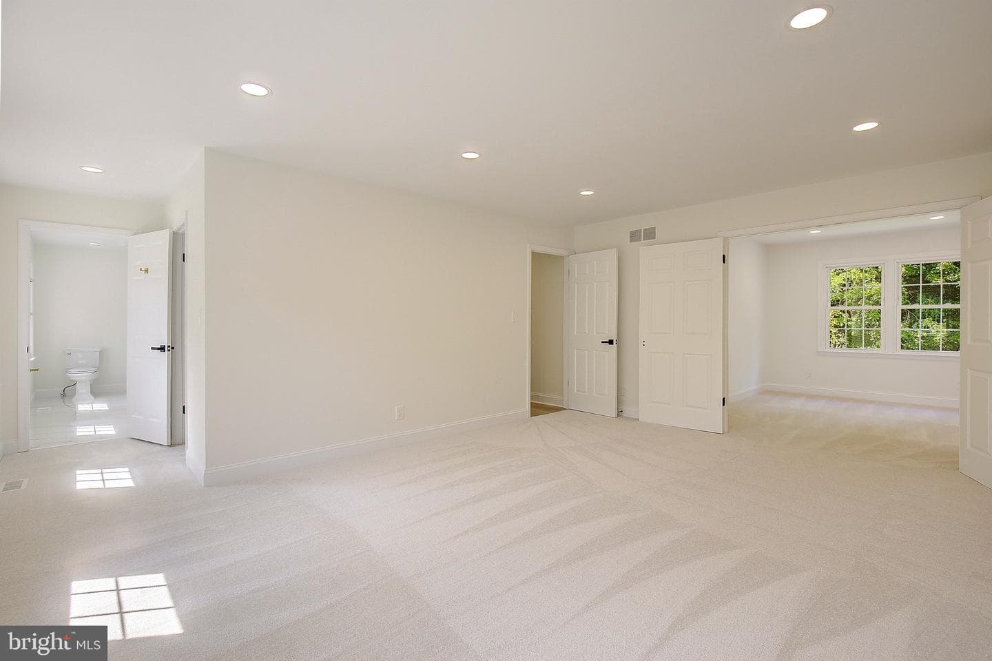 1733 Mayfair Place photo 14